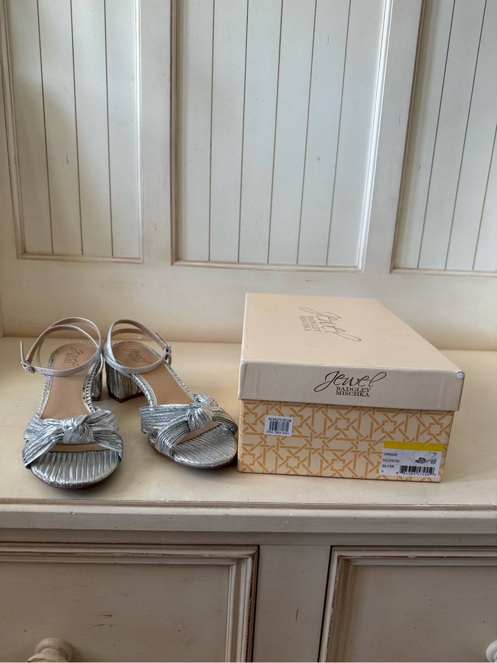 Jewel Badgley Mischka Silver Knotted Ankle-Strap Sandals